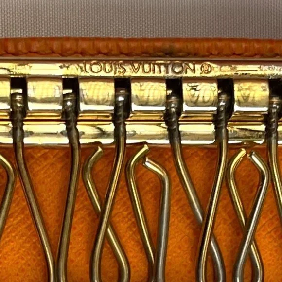 Auc Louis Vuitton VINTAGE Yellow Epi Leather 4Key Holder Case CA0044 - Picture 5 of 14